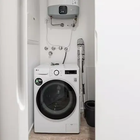 アパート 2-bedroom With Private Garden