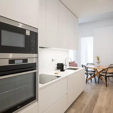 2-bedroom With Private Garden *