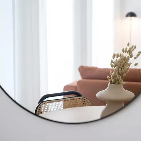 2-bedroom With Private Garden アパート *